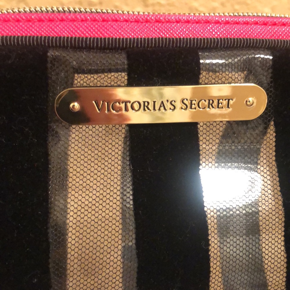 NWT Victoria’s Secret Cosmetics Bag with detachable Clip Fringe Charm.